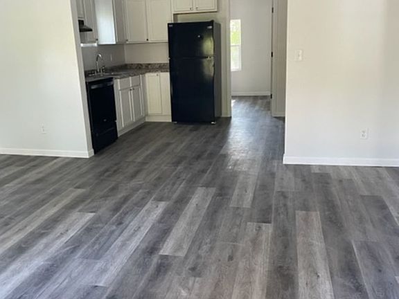 4th image of 611 Houston Rd