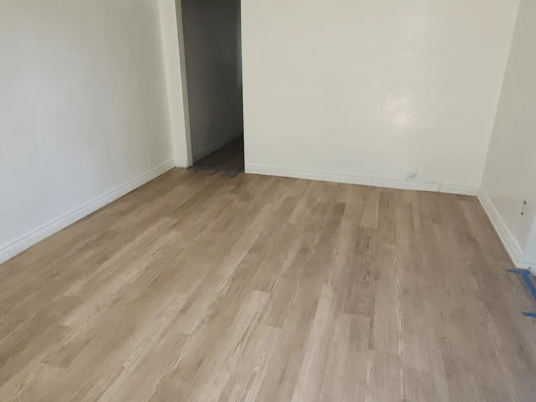 10420 S Broadway — Photo 7