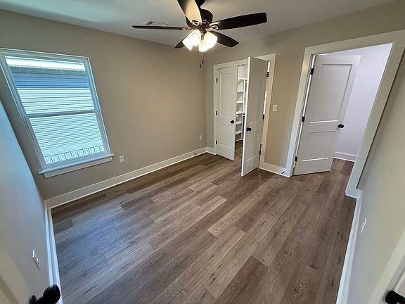 5th image of 208 S Plum St