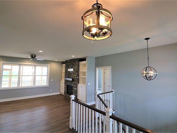 4th image of 1000 N Croell Ave