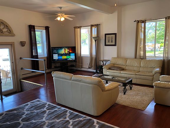 3rd image of 431 Lakeside Blvd APT 15