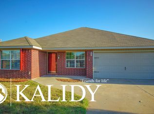 601 E Juniper Ln, Mustang, OK 73064