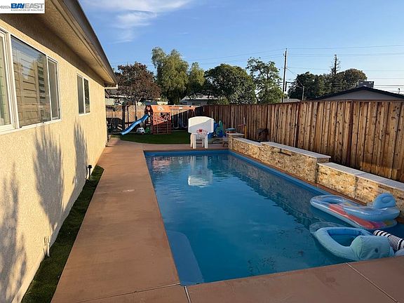 3rd image of 883 Brennan Way