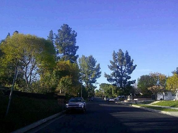 Exterior Neighborhood (street photo)