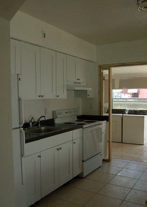 2nd image of 2552 Fletcher Ct