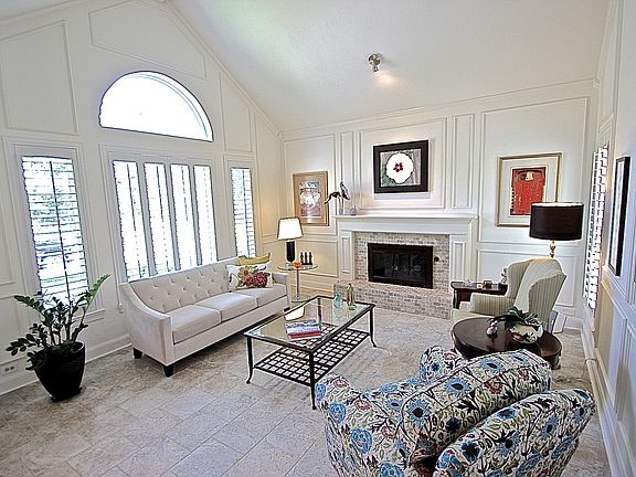 3rd image of 4044 Seabury Dr