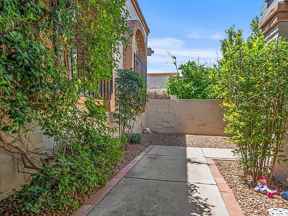 3rd image of 4238 E La Cienega Dr