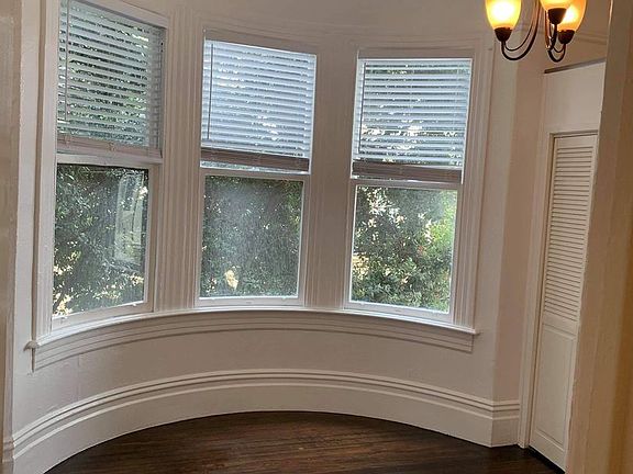 4th image of 561 Baker St