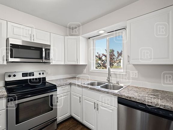2nd image of 2005 E Desmet Ave #1