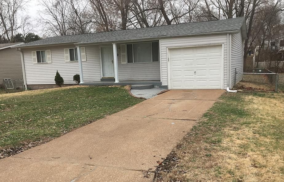 2nd image of 9 Marveline Dr