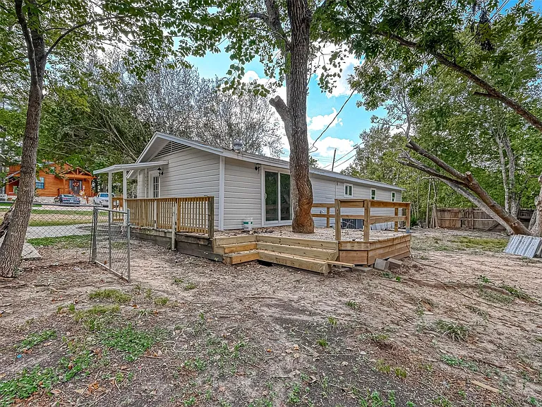 10694 Pine St — Photo 16