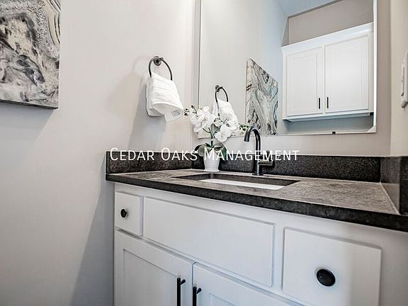 5th image of 122 E Mountain St #122