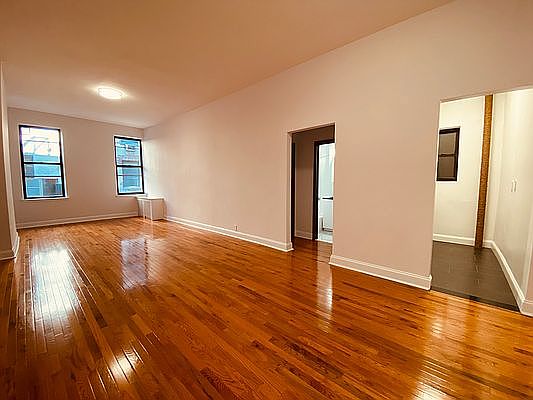 1st image of 330 8th Ave #2E
