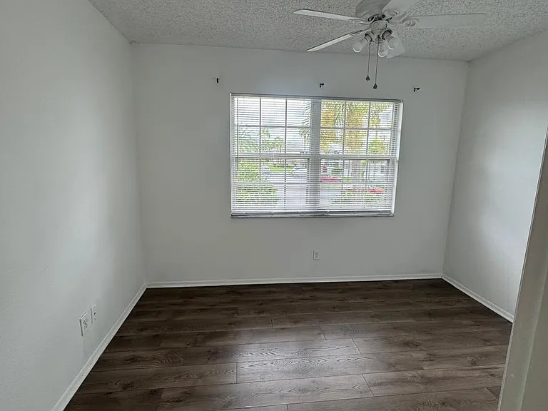 975 Sonesta Ave NE #201 — Photo 8
