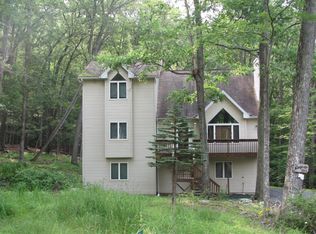 201 Radcliff Rd, Bushkill, PA 18324