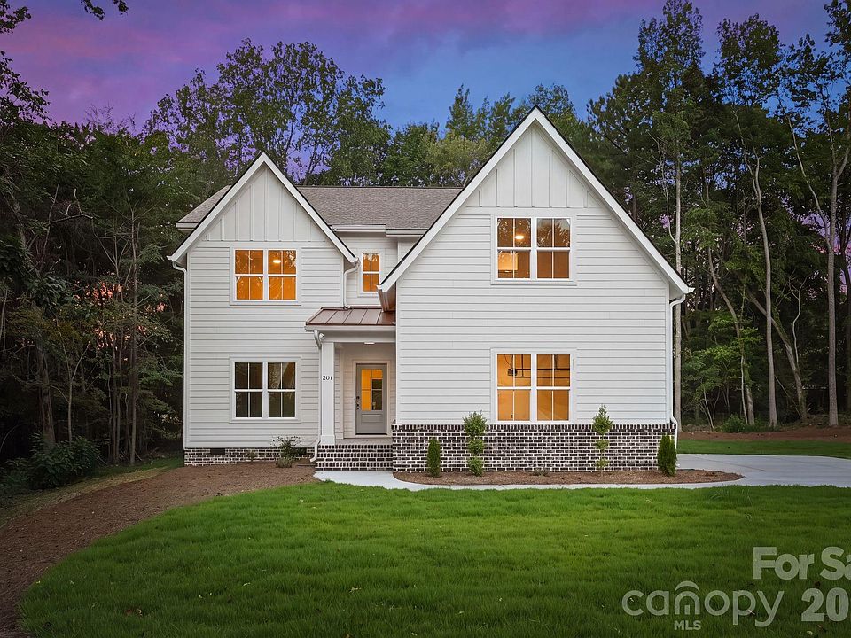 1st image of 2311 Chateau Ct