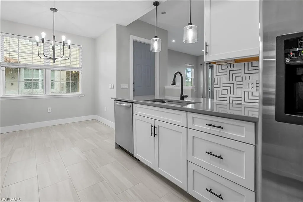 2 bed, 2.0 bath, 1247 sqft, $2,500 — Photo 2