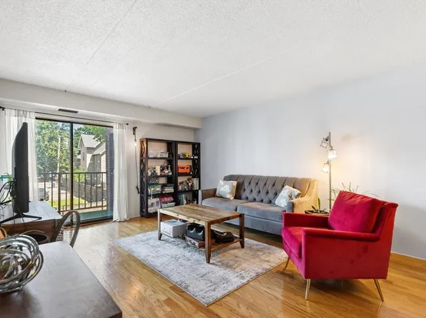 111 Devir St APT 201, Malden, MA 02148