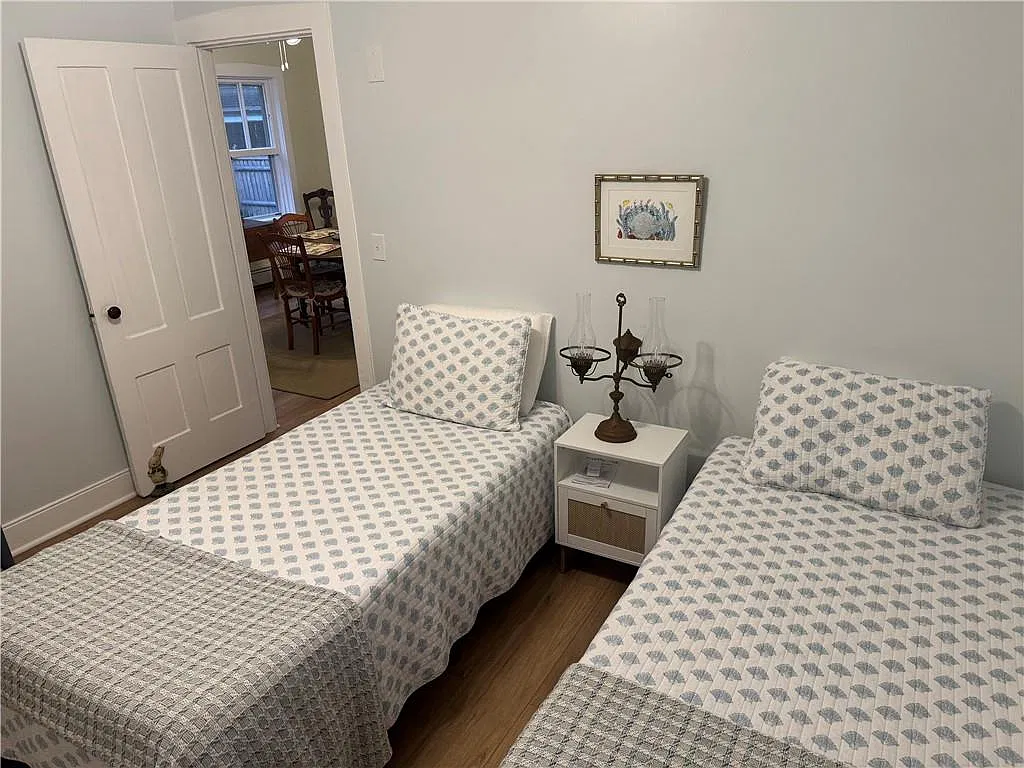3 bed, 1.0 bath, 800 sqft, $3,200 — Photo 4
