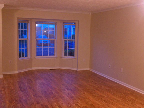 2nd image of 206 Kings Crest Dr