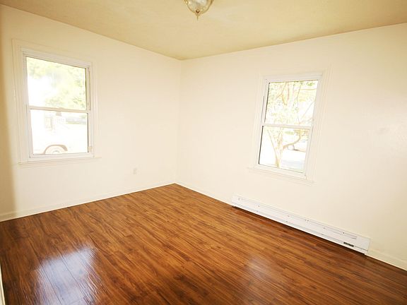 5th image of 3200 Sussex Dr