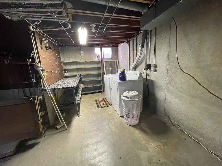 9549 Walmer St — Photo 33
