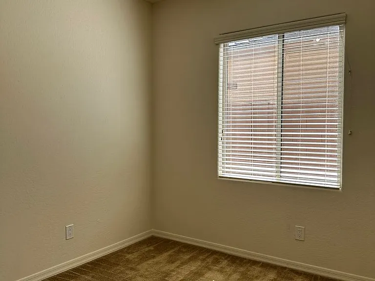 18618 W Mountain View Rd — Photo 24