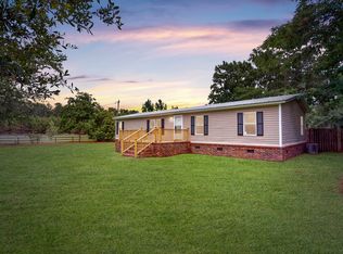 1236 Mail Route Rd, Bonneau, SC 29431
