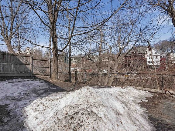 3rd image of 41 Varney Street