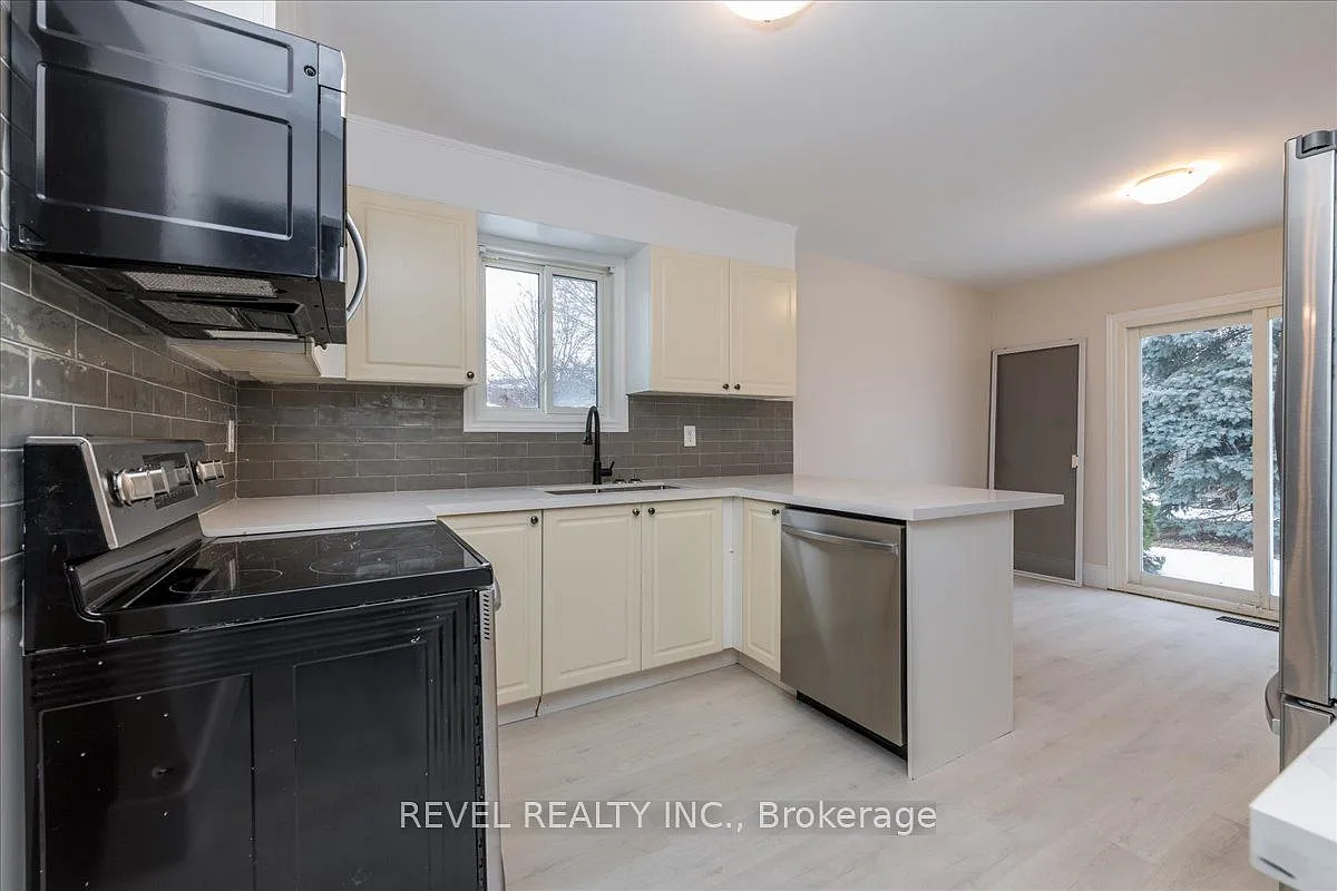 3 bed, $2,500 — Photo 3