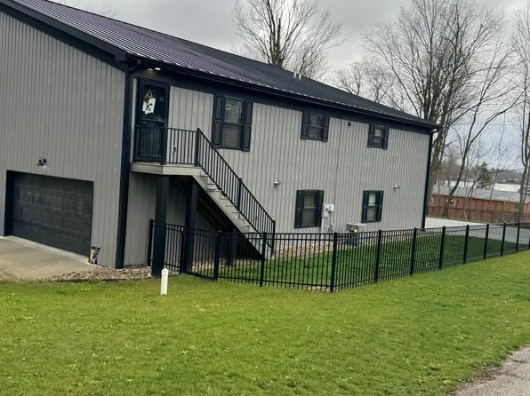 21682 Potawatami Ln, Cassopolis, MI 49031