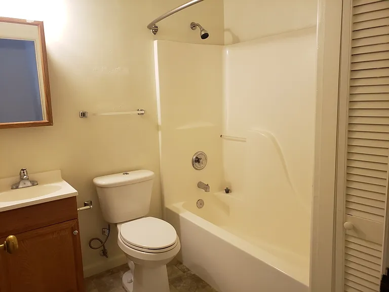 Metro Apartments — Photo 7