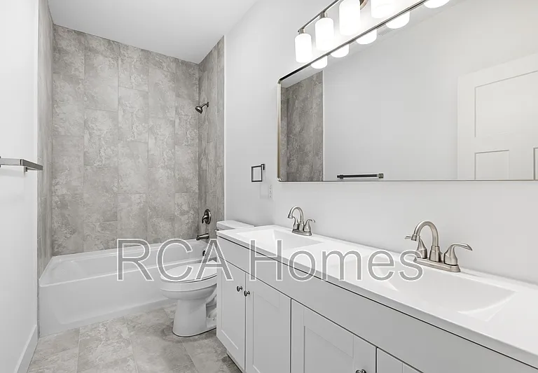 2735 Guilford Ave #A — Photo 9