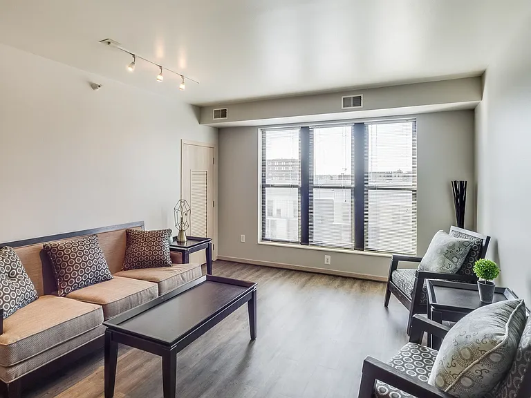 Vine Street Lofts — Photo 9
