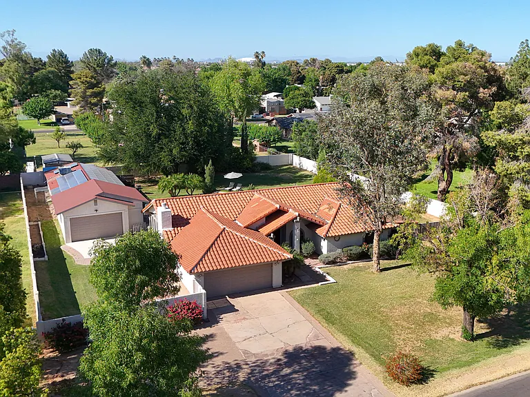 10432 W Avalon Dr — Photo 53