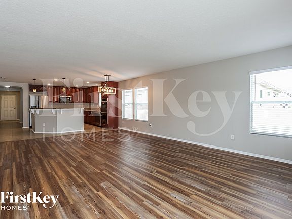 3rd image of 335 Candlebark Dr