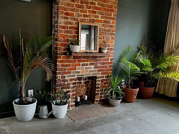 5th image of 113 S Laurel St #B