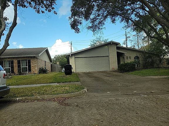 3rd image of 2002 Eastfield Cir