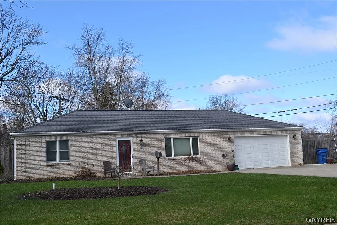 436 Campus Dr photo 1