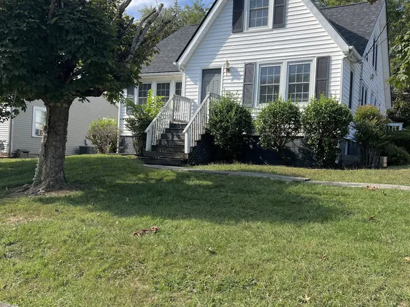 711 Jefferson Ave E, Carthage, TN 37030