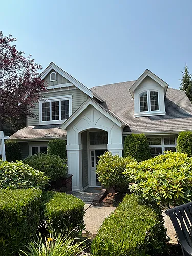 2038 30th Ln NE Photo 1