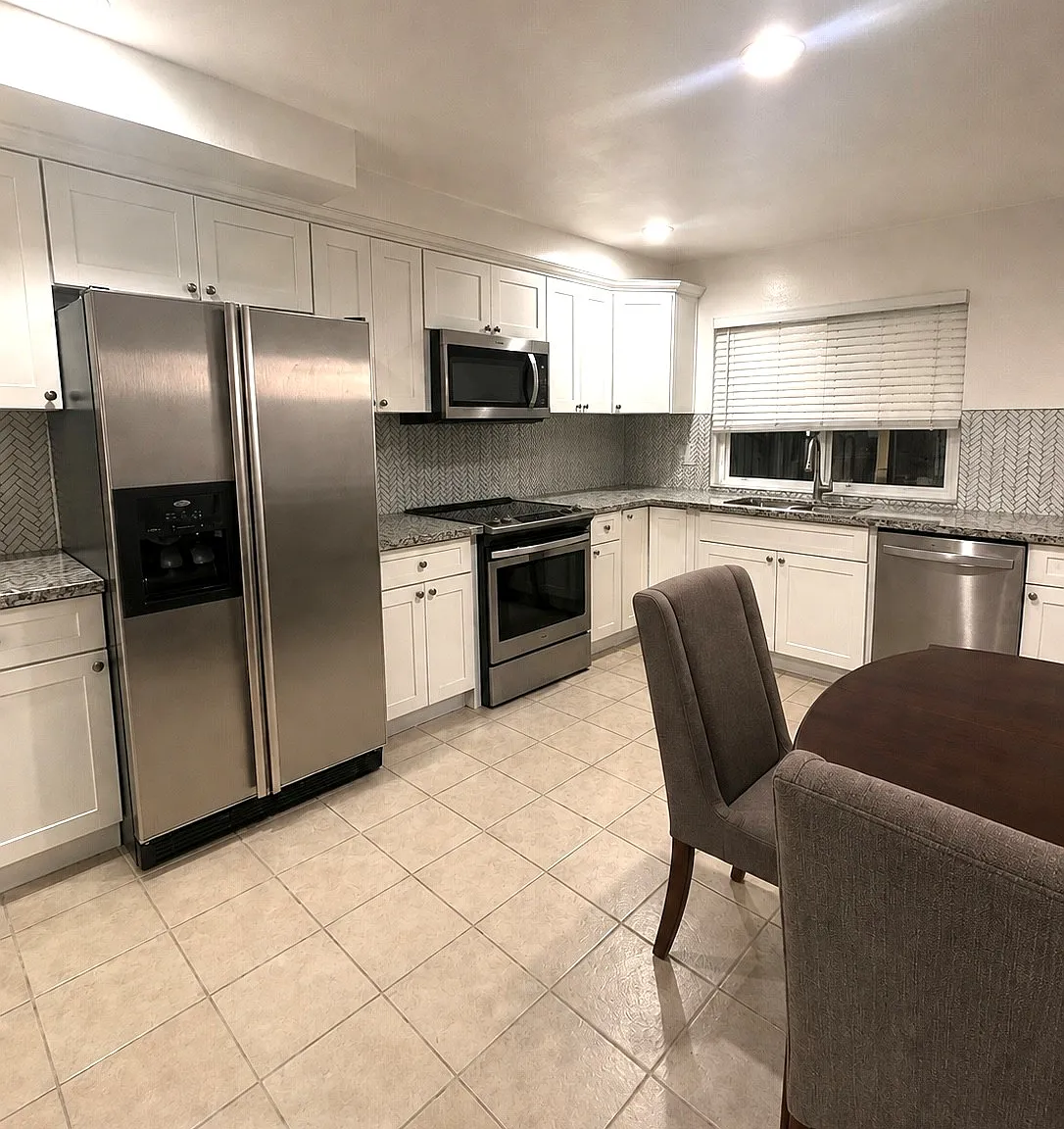 2 bed, 1.5 bath, 930 sqft, $2,600 — Photo 3