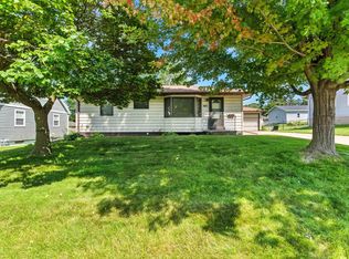 2349 Pelican Rd, Waterloo, IA 50701