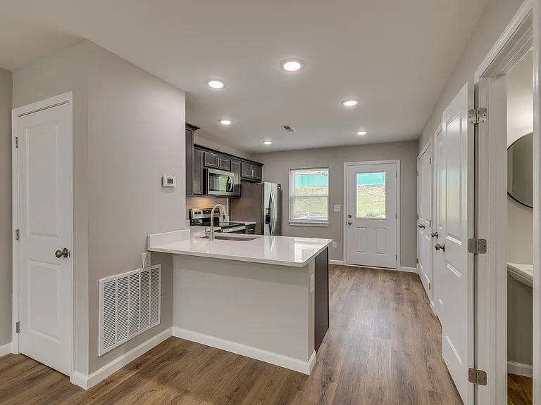 Bristol View Townhomes — Photo 5