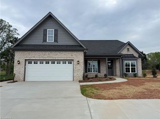 112 Vine Ridge Dr, Winston Salem, NC 27127