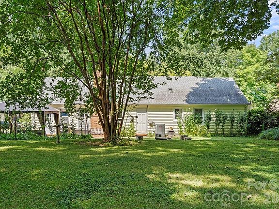 2nd image of 9614 Lone Oak Ct