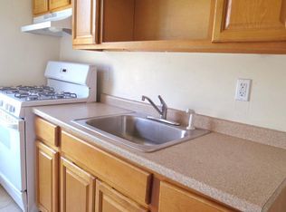 120 W 47th St, Bayonne, NJ 07002