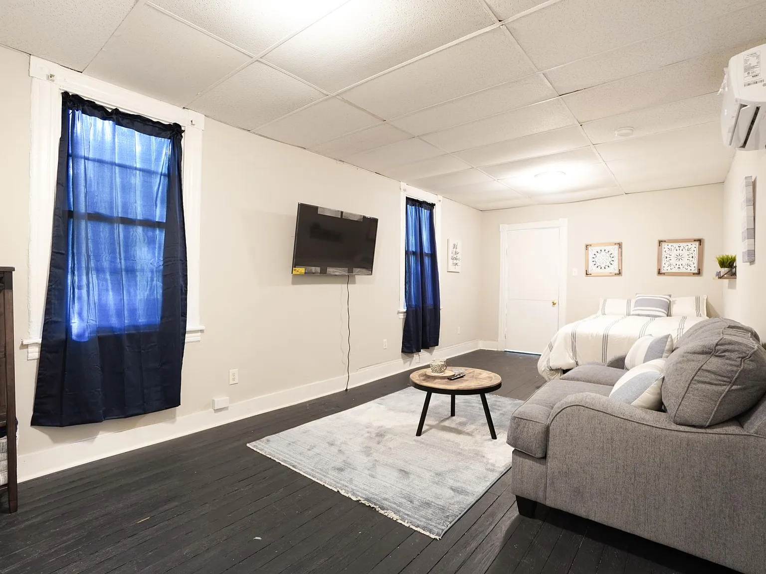 Studio, 400 sqft, $1,500 — Photo 3
