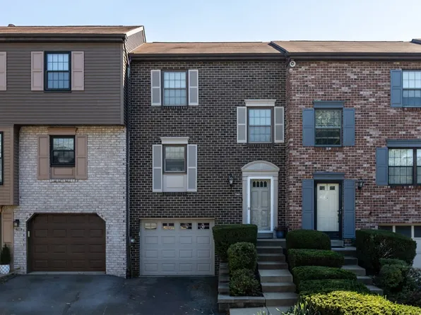 7342 Beacon Hill Dr, Pittsburgh, PA 15221
