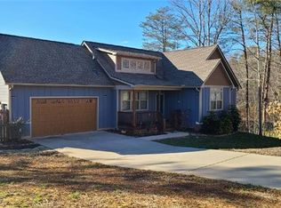 4 Oak Mountain Dr, Leicester, NC 28748